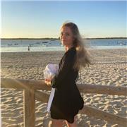 Licenciada en Farmacia + Master propio de Innovación farmacéutica. Imparto clases particulares de asignaturas de ciencias a estudiantes de primaria y secundaria